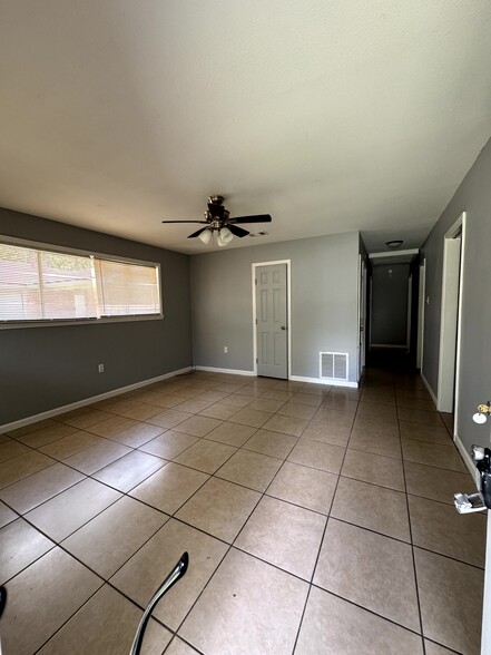 Building Photo - 8630 Corlett Dr