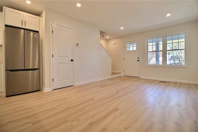 Building Photo - 1 Cottage St