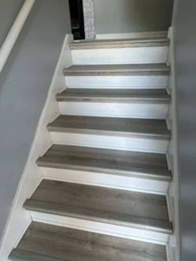 Building Photo - Beautiful 3 Bedroom 2 Bath Duplex!