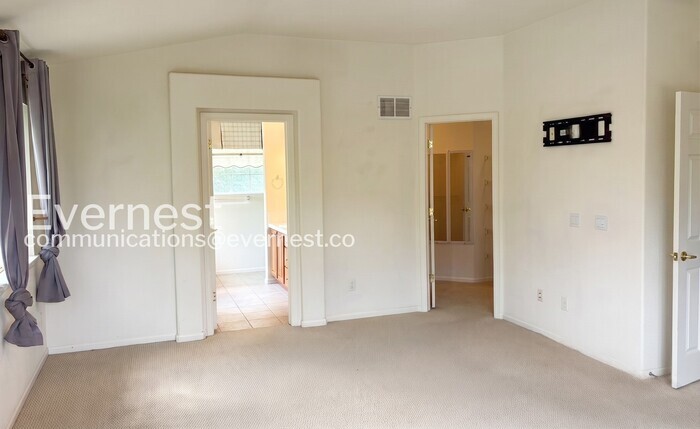 Building Photo - 6238 Westchase Rd