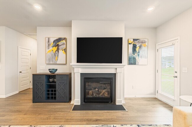 Building Photo - 5822 Whitebark Dr