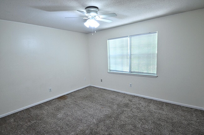 Building Photo - 154 Valencia Dr