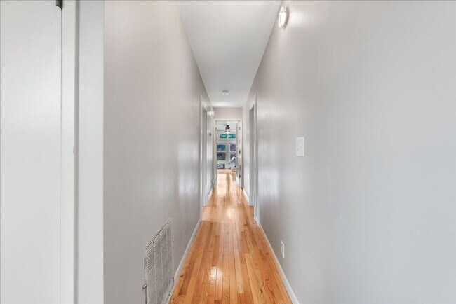 Building Photo - 1997-1999 Ashland Ave