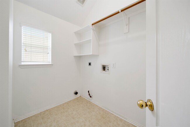 Building Photo - 21406 Hannover Pines Dr