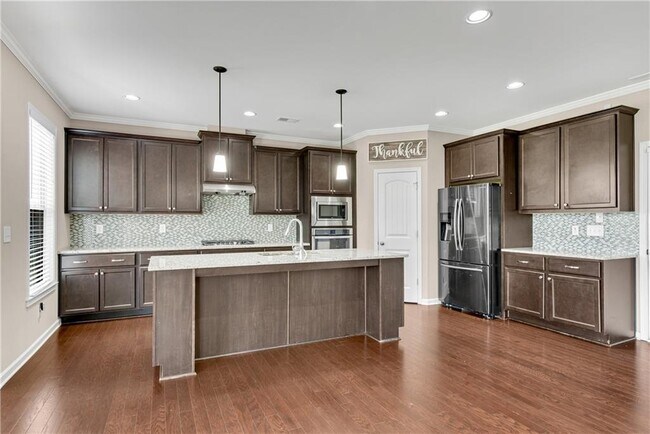 Building Photo - 185 Sierra Cir