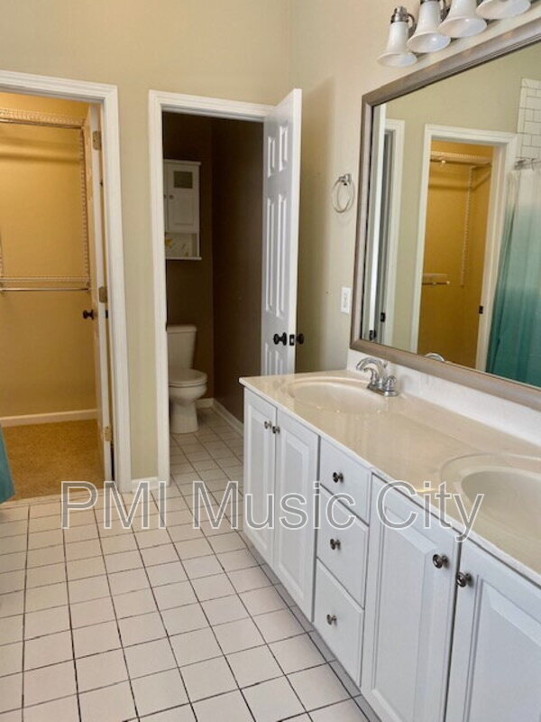 Building Photo - 5620 Traceside Dr