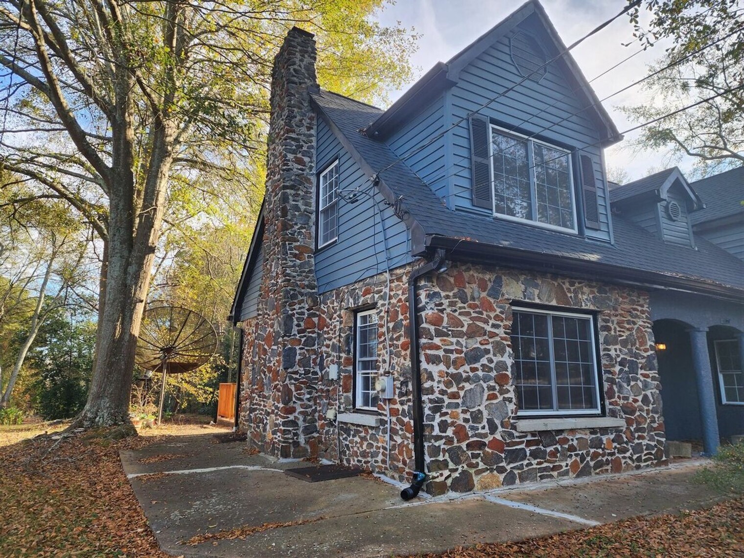 Building Photo - 1136 Fayetteville Rd SE