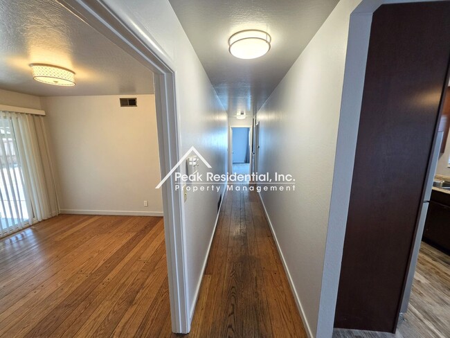 Building Photo - Very Nice 3bd/1.5ba House!