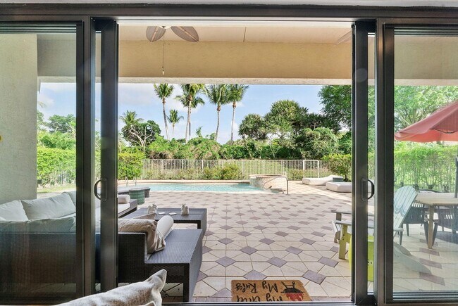 Building Photo - 9173 Delemar Ct