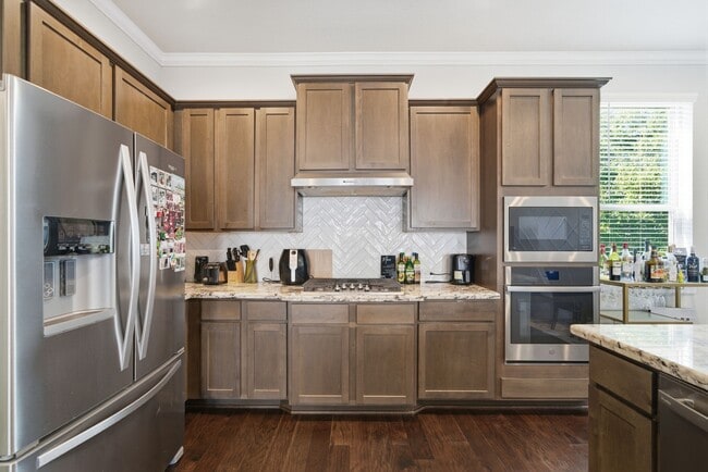 Building Photo - 4011 Centre Glen Dr