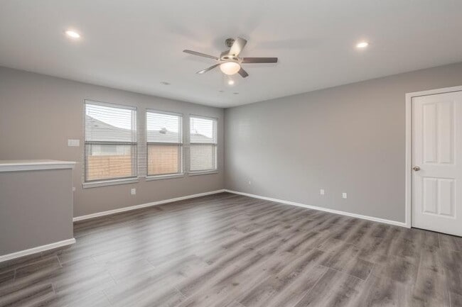 Building Photo - 1610 Thornhollow Dr