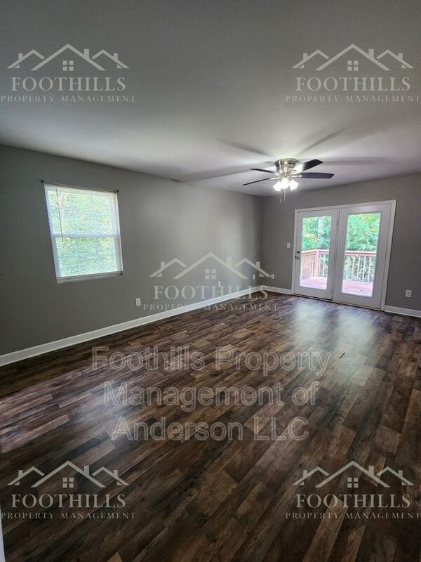 Building Photo - 613 N Pointe Creek