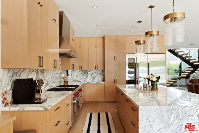 Building Photo - 2137 Glyndon Ave