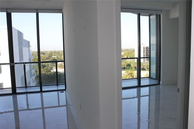 Building Photo - 201 SW 17th Rd