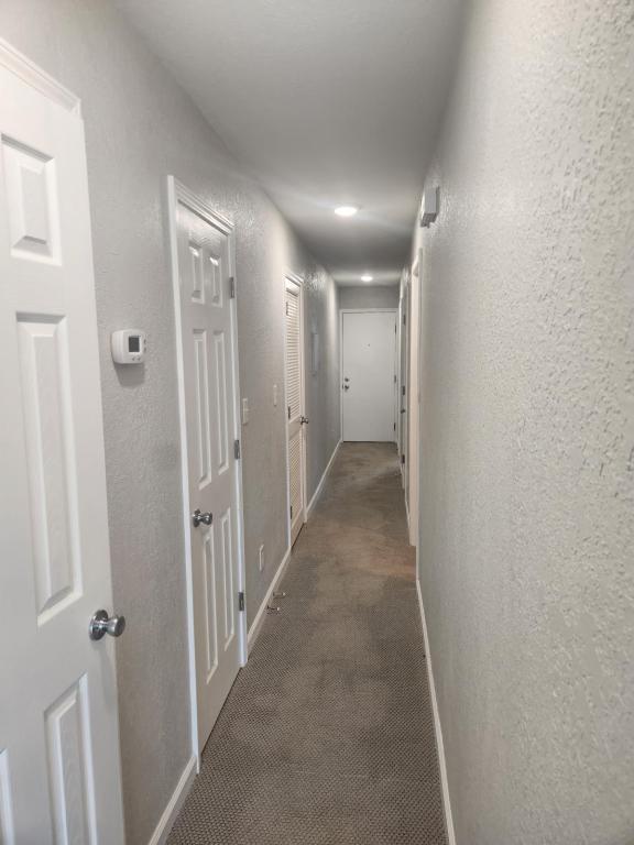 Building Photo - 205 Double Eagle Dr
