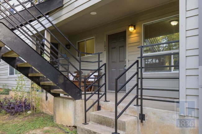 Building Photo - 1514 Parker Ln