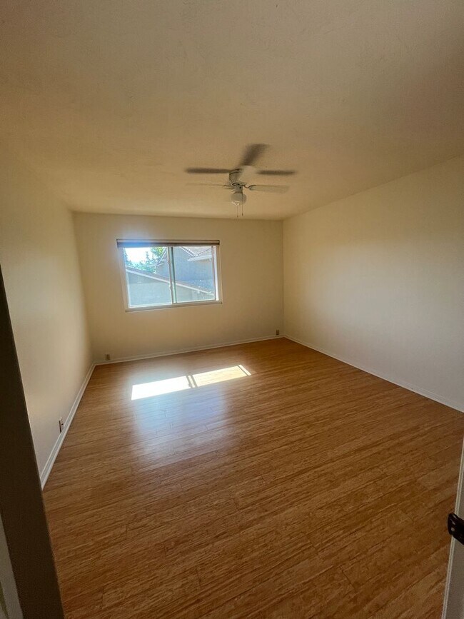 Building Photo - 3BD 3BA Townhouse in Rancho Bernardo - Pla...
