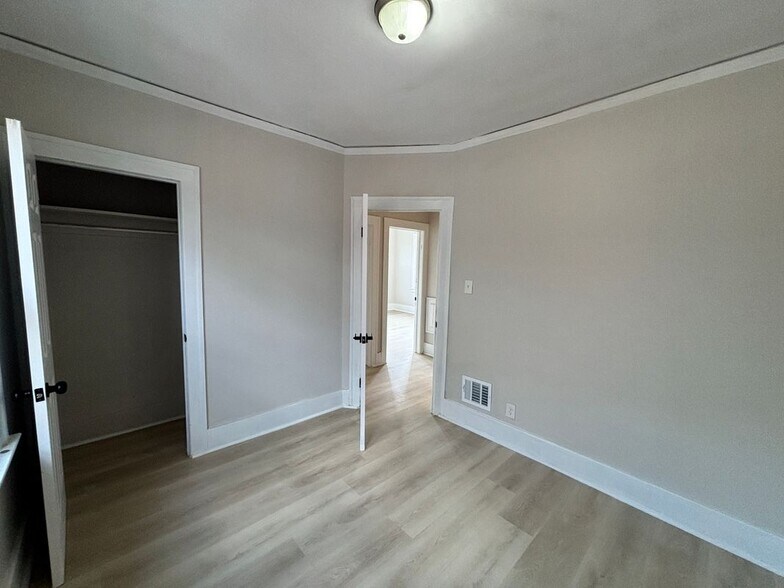 Building Photo - 3025 Tuxedo St