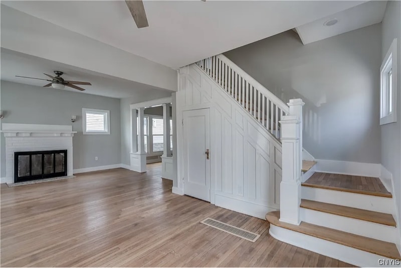 Building Photo - 135 N Washington St