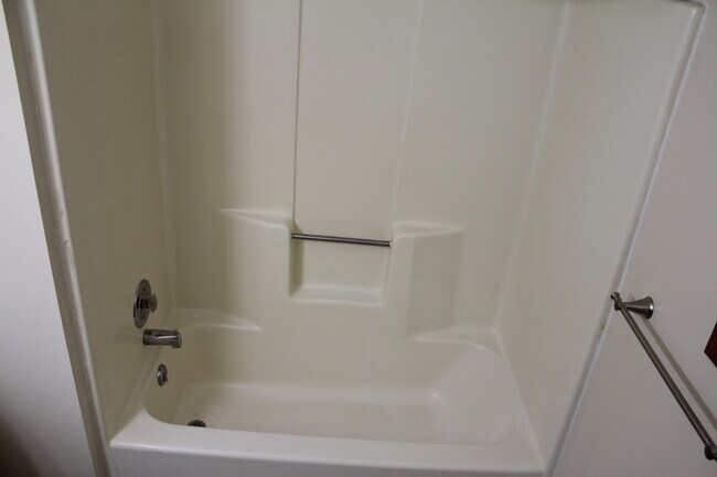 Building Photo - 1410 Ashbrook Dr NW