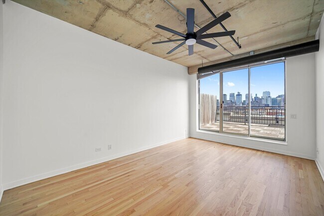 Building Photo - 6 S Laflin St