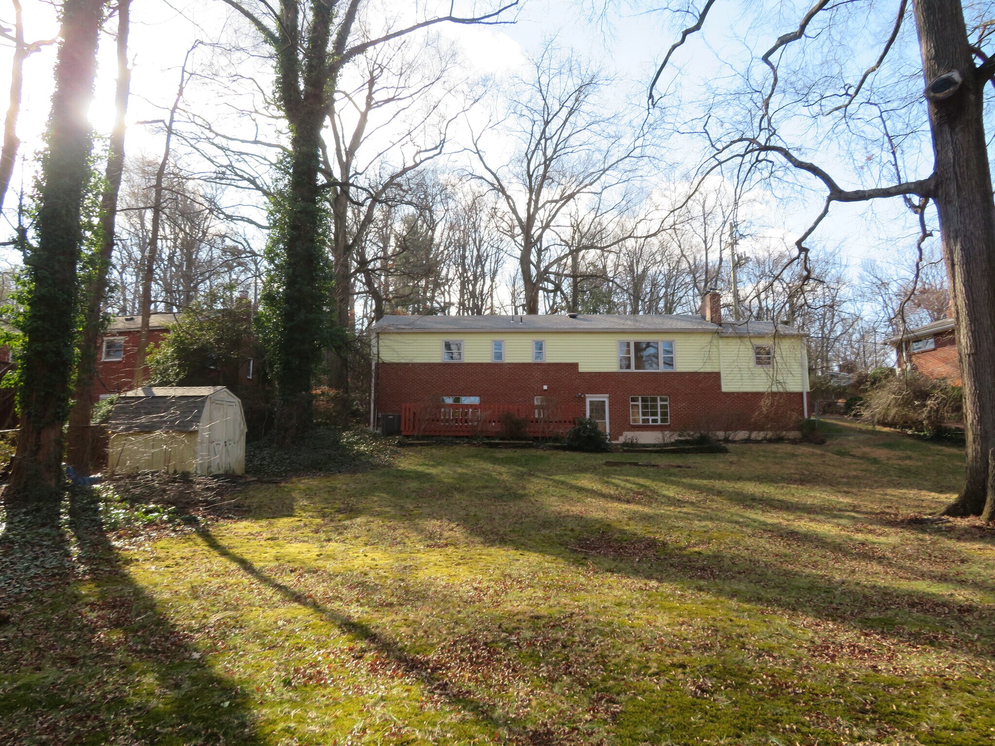 Building Photo - 26 Lakeside Dr