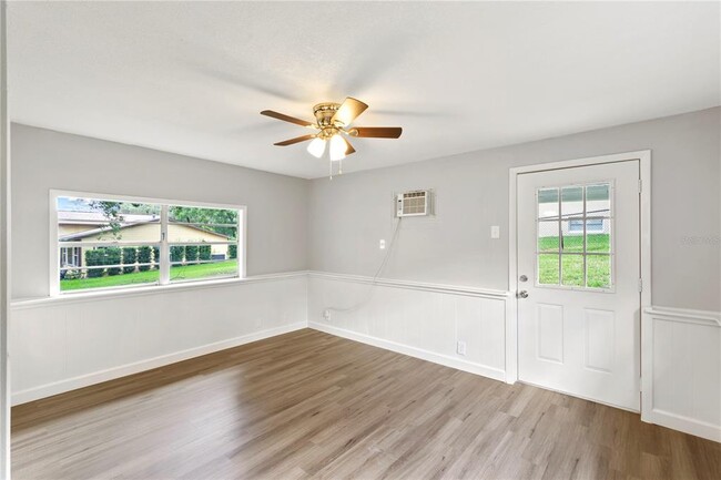 Building Photo - 36124 E Spring Lake Blvd