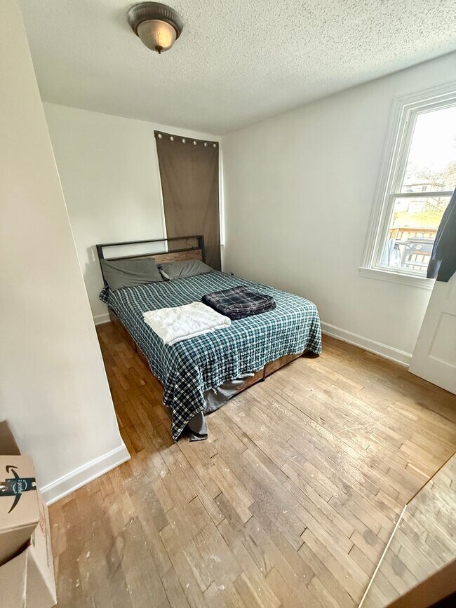 Building Photo - Inglewood Charmer! 3 Bedroom 2 Bath House with back deck & partially fenced yard