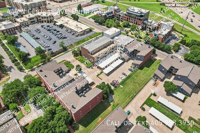 Building Photo - 444 N Central Ave