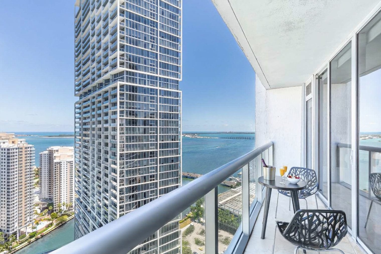 Building Photo - 485 Brickell Ave