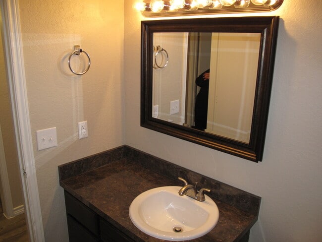 Building Photo - ***Cottage of your Dreams***