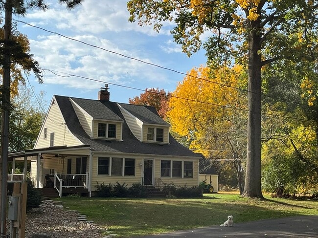 Building Photo - 4791 E Lake Rd