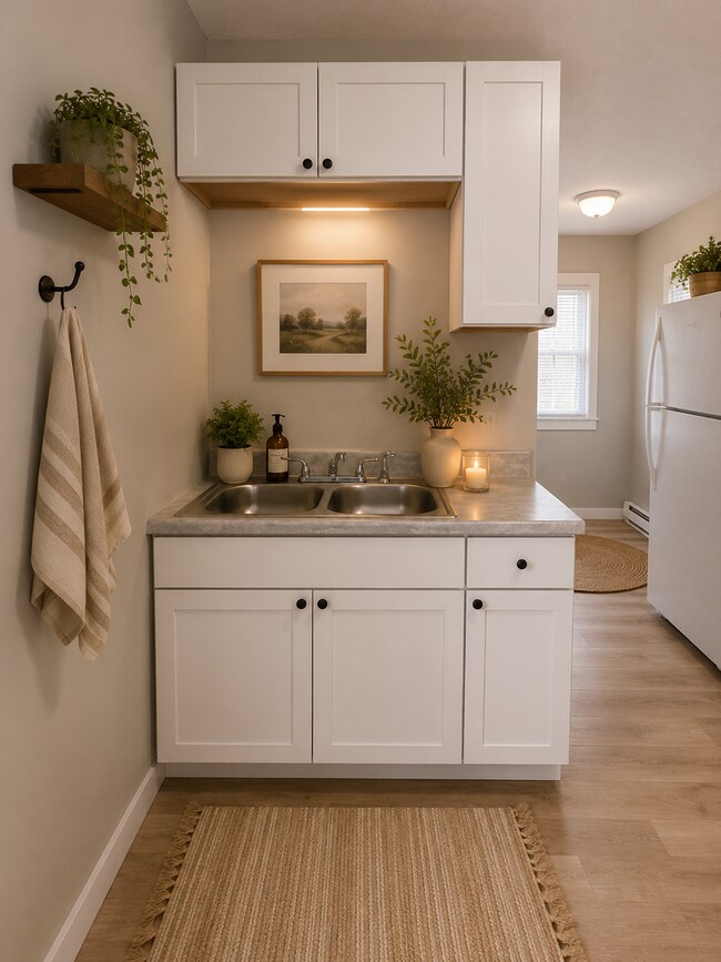 Building Photo - 1516 1/2 W Jackson St - Walk to Ball State & The Village – Freshly Updated 1 Bedroom Available Now!