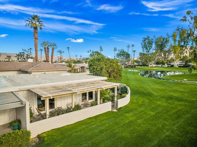 Building Photo - Luxury Golf Course Retreat in Indian Wells