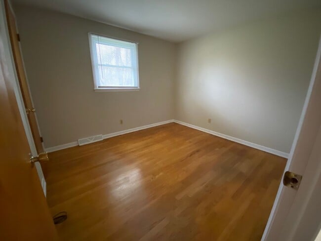 Building Photo - Ranch Style home for rent- Cicero!