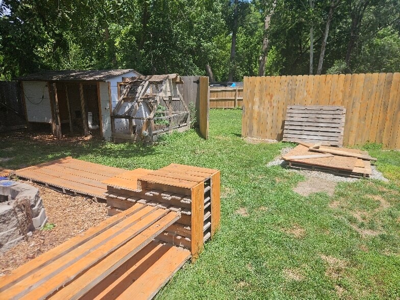 Building Photo - 711 S Northern Blvd