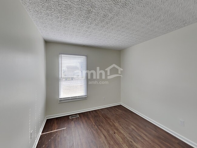 Building Photo - 5889 Westbend Dr
