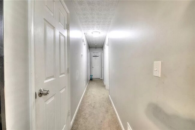 Building Photo - 5560 Deerfield Pl