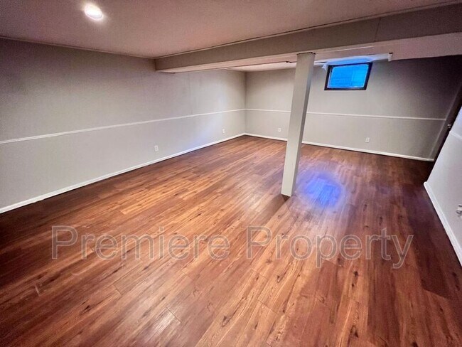 Building Photo - 4327 Sterling Ave