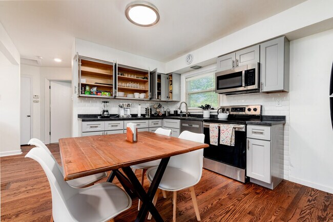 Building Photo - 4423 Vance Ave