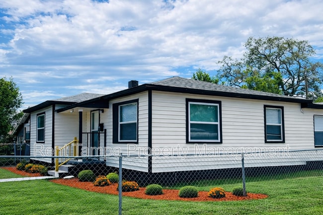 Building Photo - 4801 10th Ave S