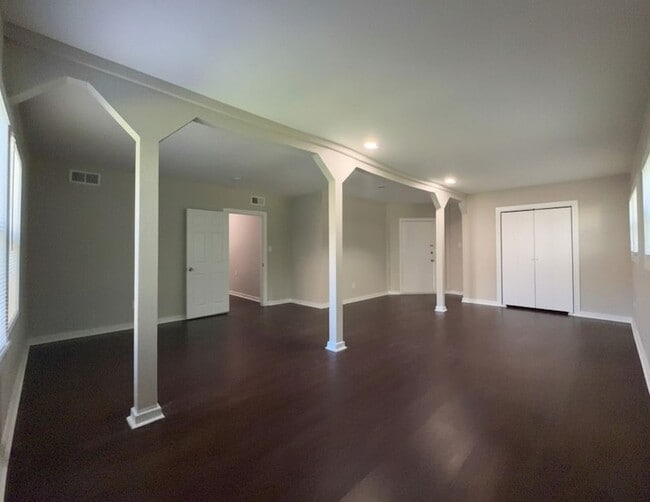 Building Photo - 2214 5th Ave N