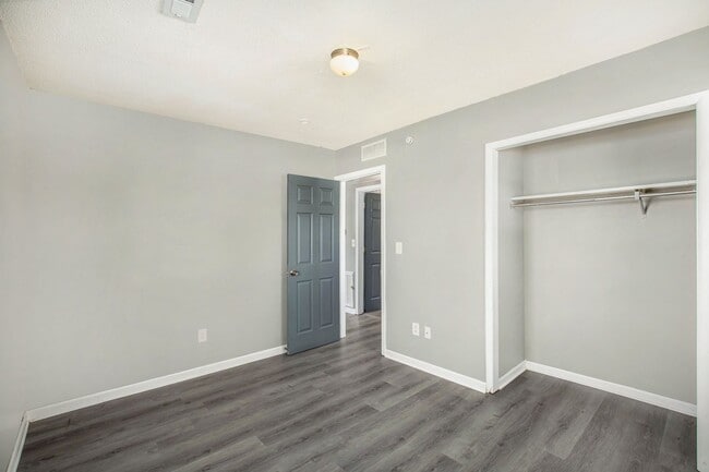 Building Photo - *COMING SOON* Beautiful 2-bedroom Duplex i...