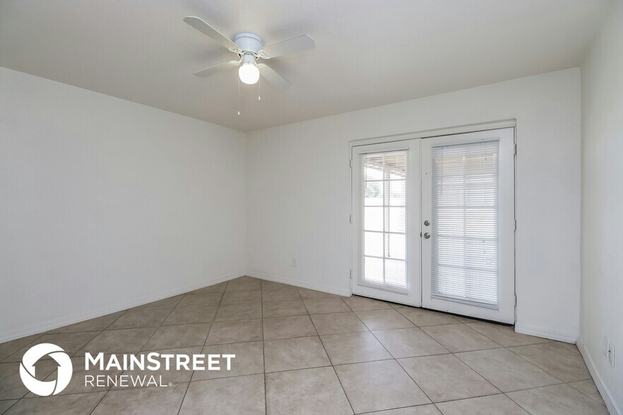 Building Photo - 4725 W Crittenden Ln
