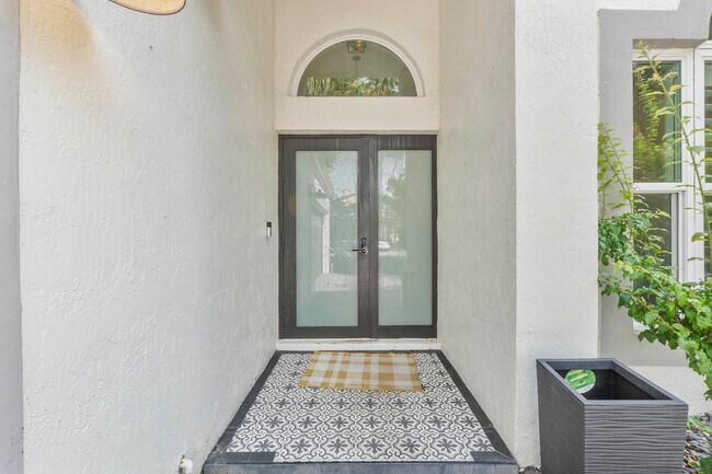 Building Photo - 6755 NW 75th Pl