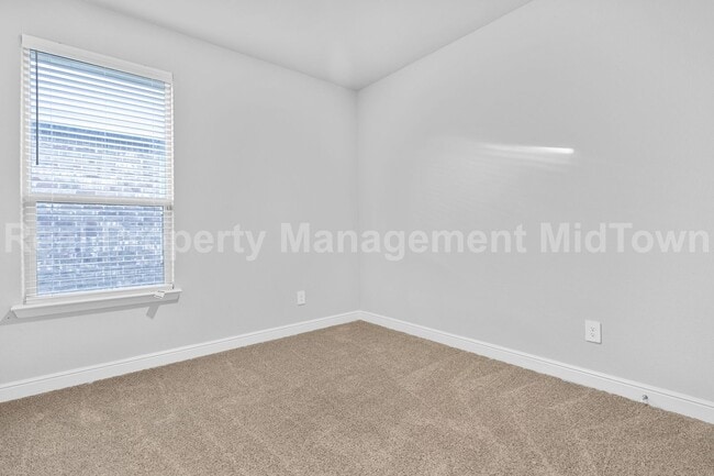 Building Photo - 1141 Southwark Dr