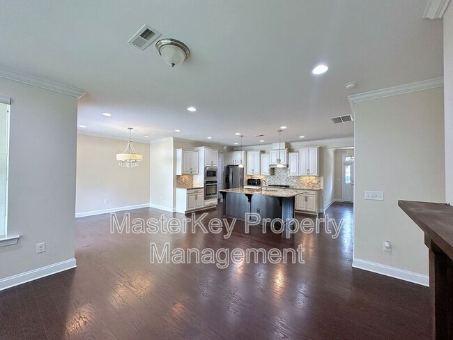 Building Photo - 761 McRae Rd