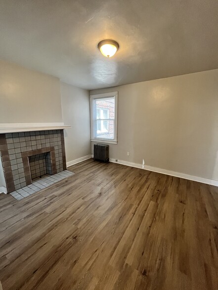 Building Photo - 2116 Bedford Ave