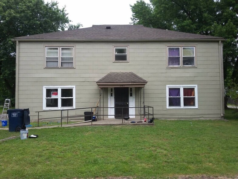 Front of Building - 1743 Sonne Ave