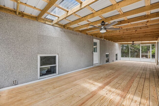 Building Photo - Newly Remodeled Beachside Home – Walk to the Ocean